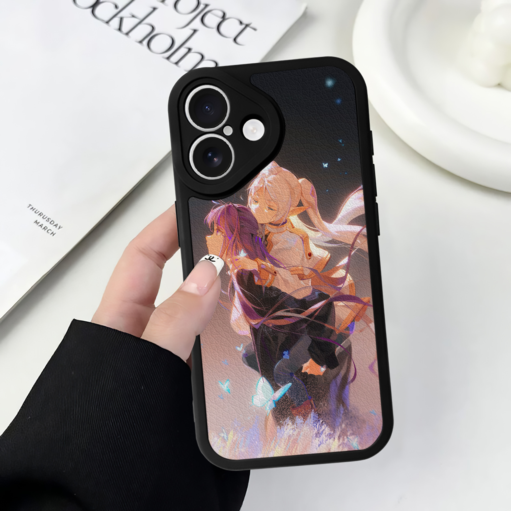 （画像用） 葬送のフリーレン Frieren 【iPhone 16シリーズ対応】シリコンスマホケース（レザー調） 材質：シリコン